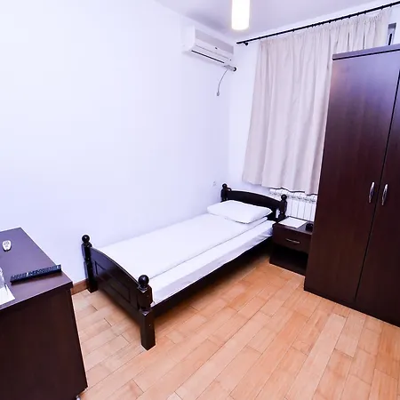 Victoria 5*